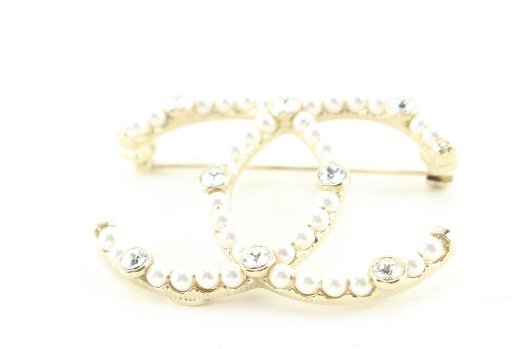 Chanel 20C CC Logo Brooch Pin Gold Golden 1CK419C Chanel 20C CC Logo Brooch Pin Gold Golden 1CK419C