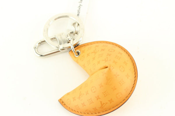 Shop Louis Vuitton 2024 SS MP3454 LV Fortune Cookie Bag Charm