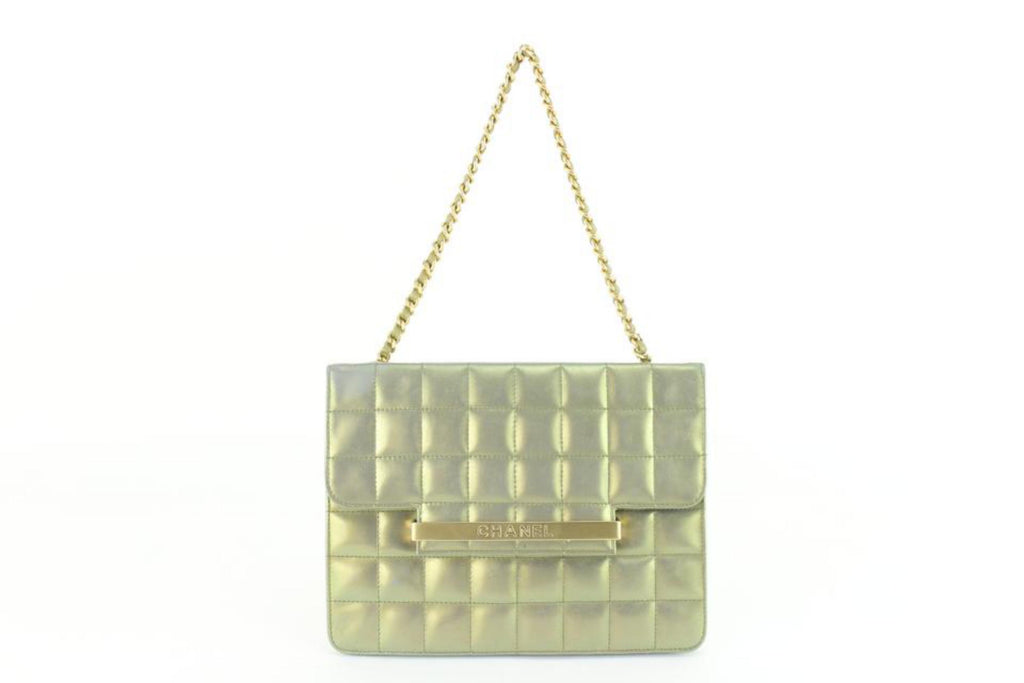 Chanel Metallic Iridescent Chocolate Bar Quilted Leather Shoulder 82cc826s Chanel Metallic Iridescent Chocolate Bar Quilted Leather Shoulder 82cc826s