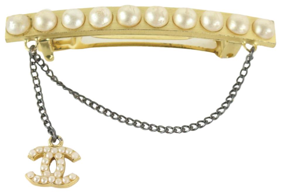 Chanel 01A Pearl x Gold CC Brooch 929cc92 Chanel 01A Pearl x Gold CC Brooch 929cc92