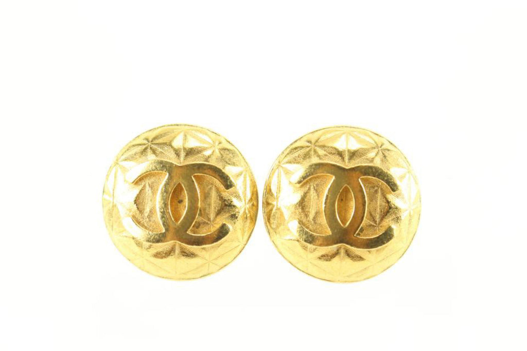 Chanel 96p 24k Gold Plated Geometric Quilted CC Logo Earrings 61c825s Chanel 96p 24k Gold Plated Geometric Quilted CC Logo Earrings 61c825s