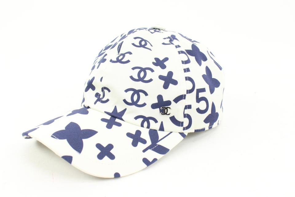 Chanel 22P 2022 White x Navy Blue Charm Icon CC Logo Baseball Cap Hat 85C24s Chanel 22P 2022 White x Navy Blue Charm Icon CC Logo Baseball Cap Hat 85C24s