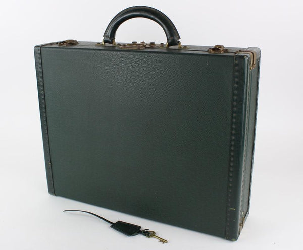 Louis Vuitton Brown Grizzli Taiga Leather President Briefcase Attache –  Bagriculture
