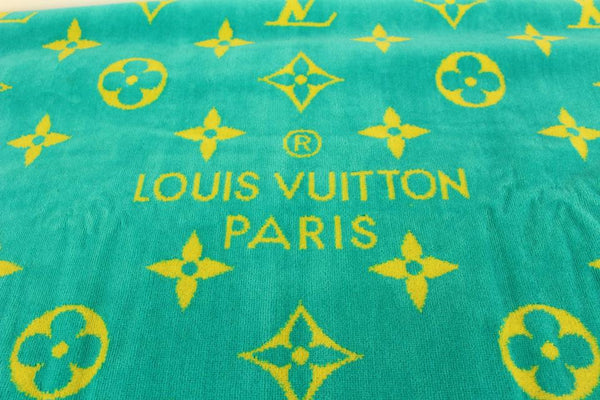 Louis Vuitton® Monogram Flower Tile Beach Towel White / Blue. Size