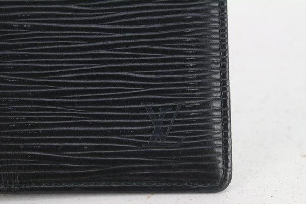 Louis Vuitton Black Epi Simple Card Holder Review - Coffee and Handbags