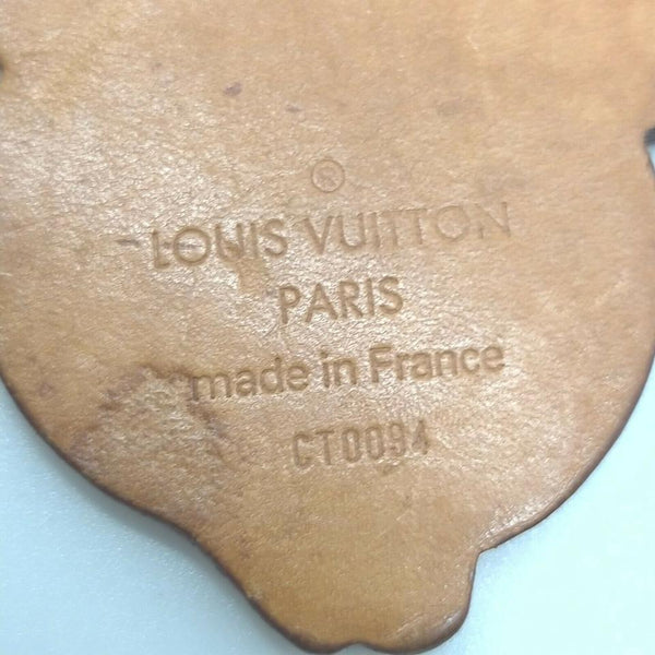 Louis Vuitton Key Ring Murakami Panda Leather White gold Metal ref.291716 -  Joli Closet