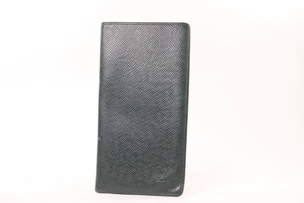 Louis Vuitton Charcoal Black Glacier Taiga Leather Brazza Long Wallet 17LVA1022