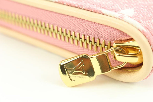 Louis Vuitton Pink Rose Monogram Denim Zippy Wallet Long Zip Around Leather  ref.536160 - Joli Closet