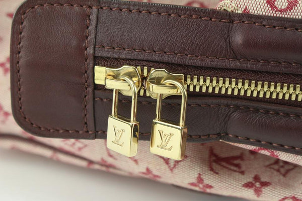 What's in my bag? Louis Vuitton Mini Monogram Josephine GM Cherry 