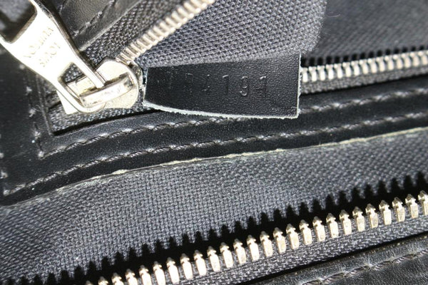 Louis Vuitton - Pont-Neuf Epi Leather Noir