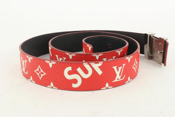 Louis Vuitton Ultra rare 100/40 LV x Supreme Red Monogram Belt Initials  Leather ref.294524 - Joli Closet