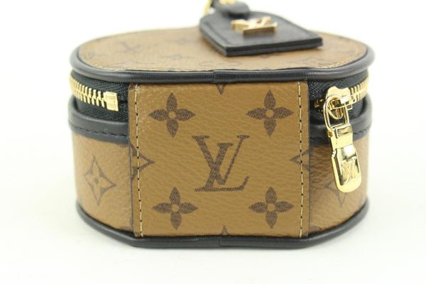 Louis Vuitton Reverse Monogram Boite Chapeau Necklace 4lv524a – Bagriculture