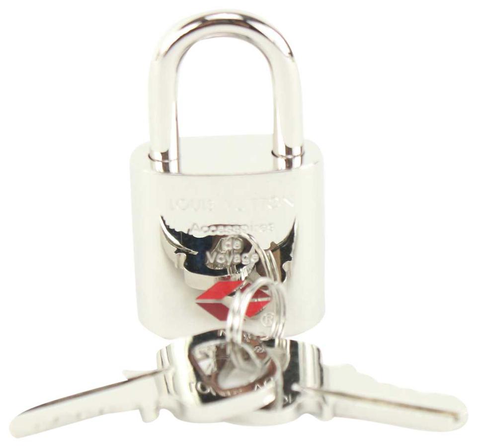 Louis Vuitton TSA De Voyage Padlock Silver and 2 Key Set Lock 57lk63s Louis Vuitton TSA De Voyage Padlock Silver and 2 Key Set Lock 57lk63s