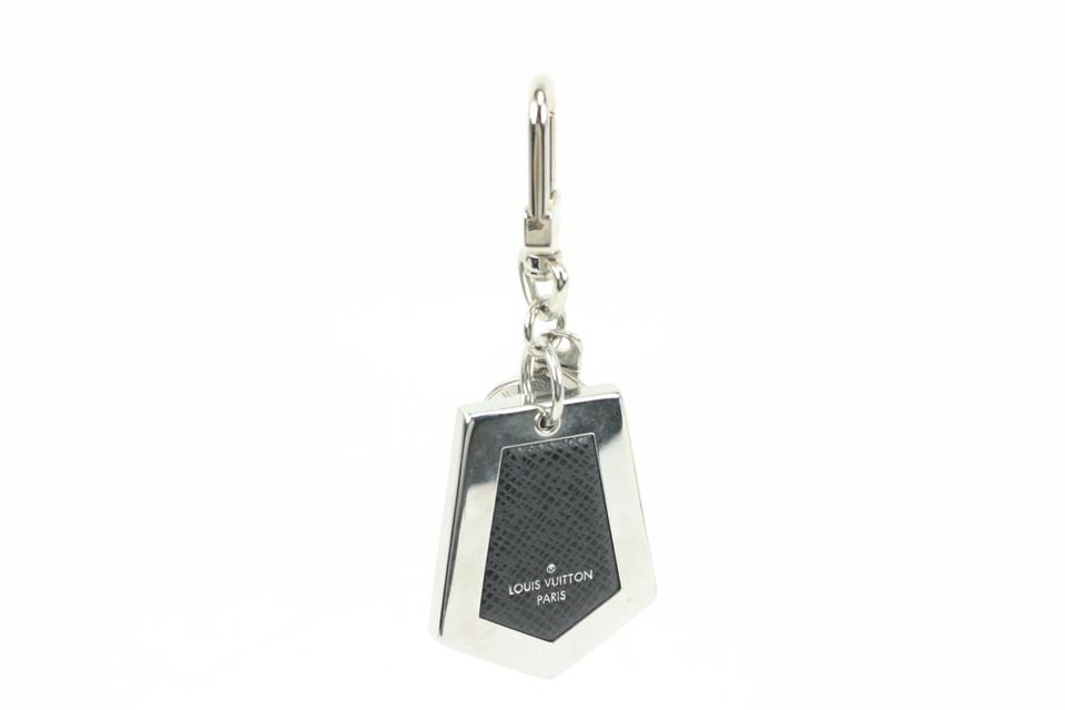 Louis Vuitton Silver x Black Taiga Keychain Bag Charm Pendant 45lz421s Louis Vuitton Silver x Black Taiga Keychain Bag Charm Pendant 45lz421s