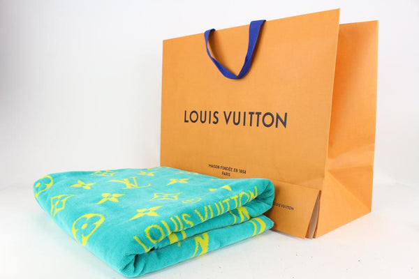 Louis Vuitton LVACATION Jacquard 3D Monogram Beach Towel Cream Vip Rare New