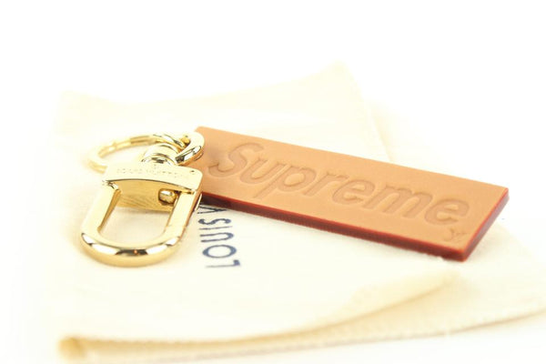 Louis Vuitton x Supreme Ultra Rare FW17 Red Supreme Box Logo Dice Key Chain