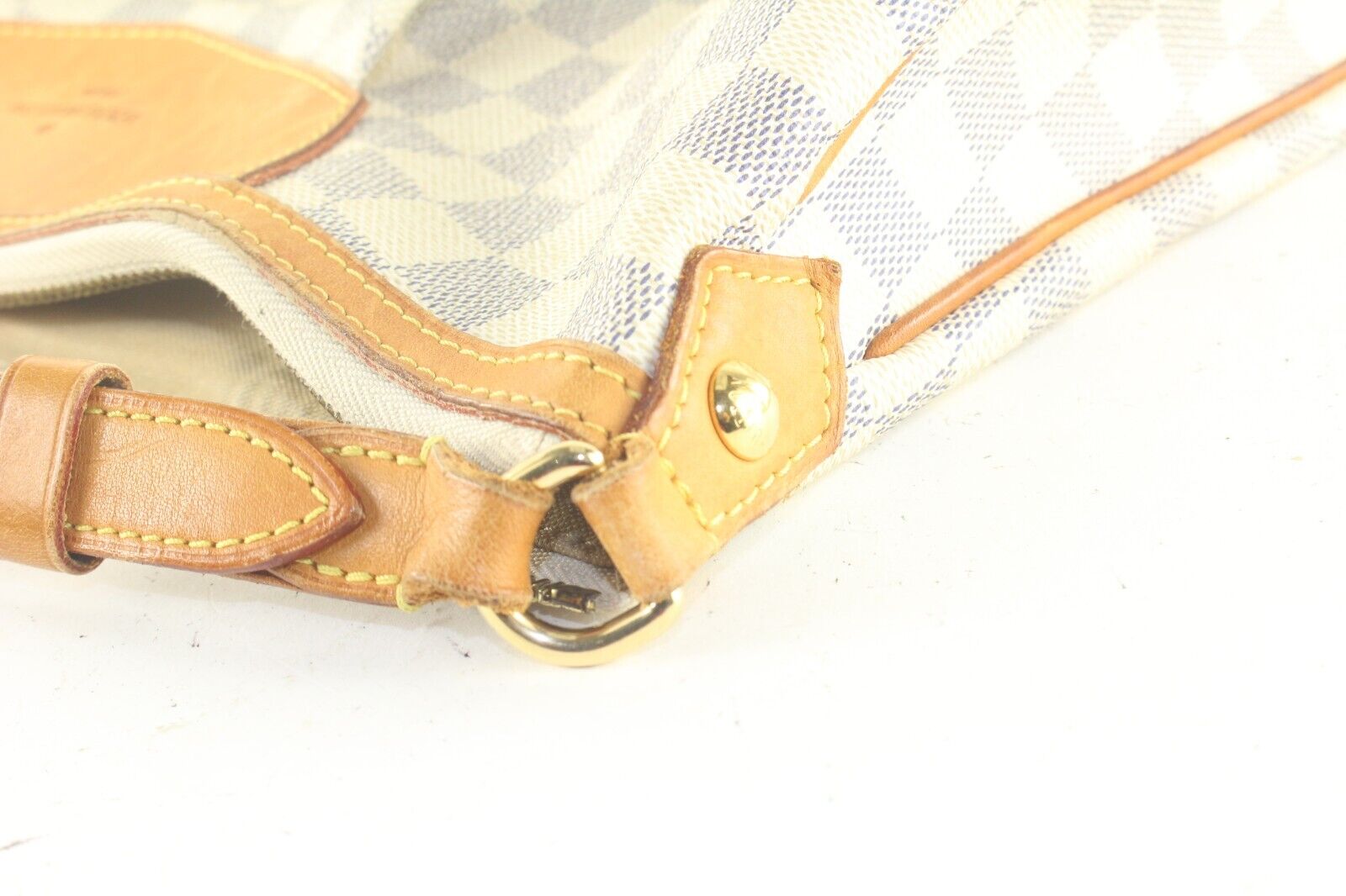 Louis Vuitton Siracusa Shoulder Bag PM White Leather 8LV919k