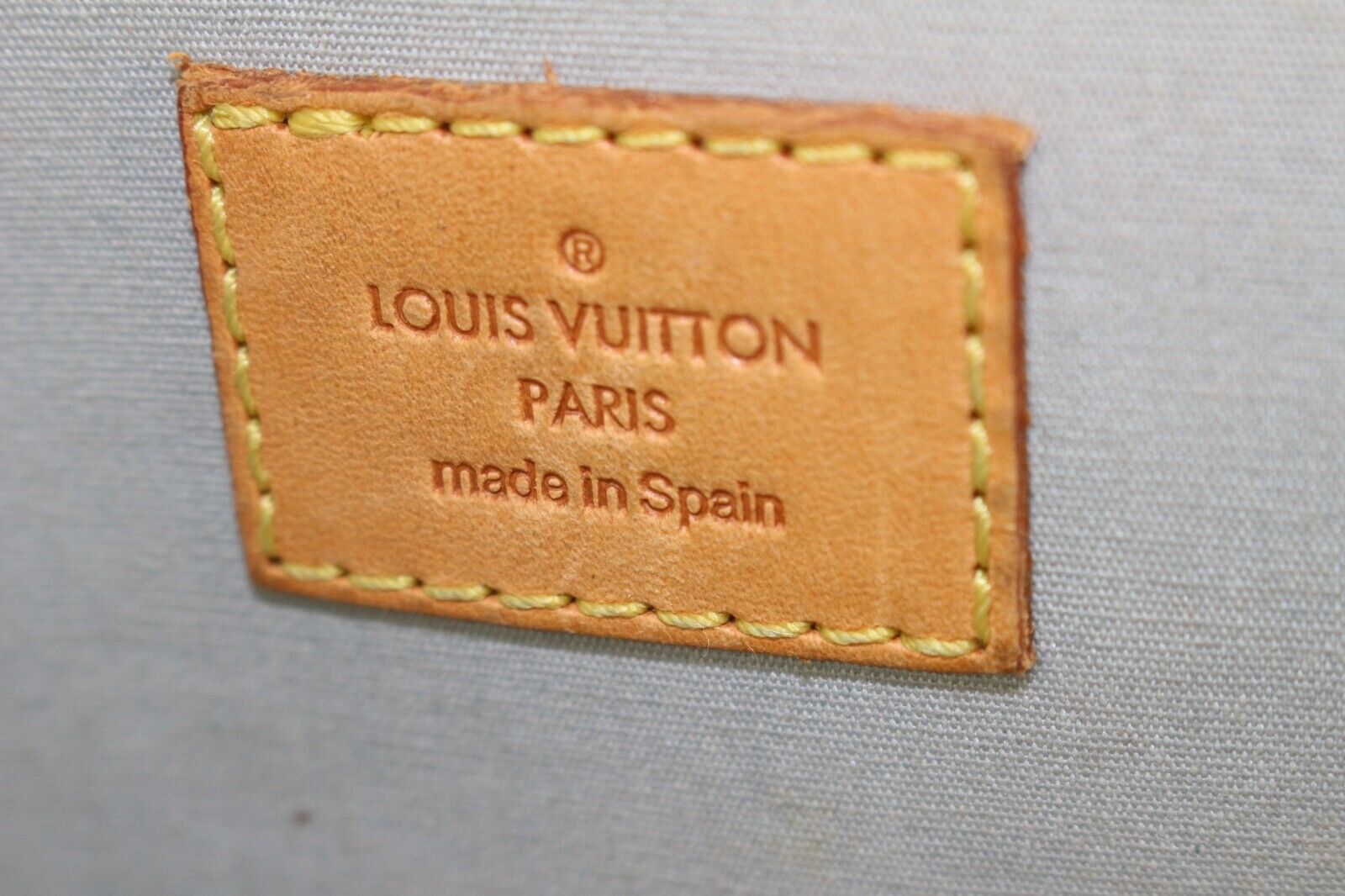 Louis Vuitton Perle Roxbury Drive Vernis with Strap LM1026