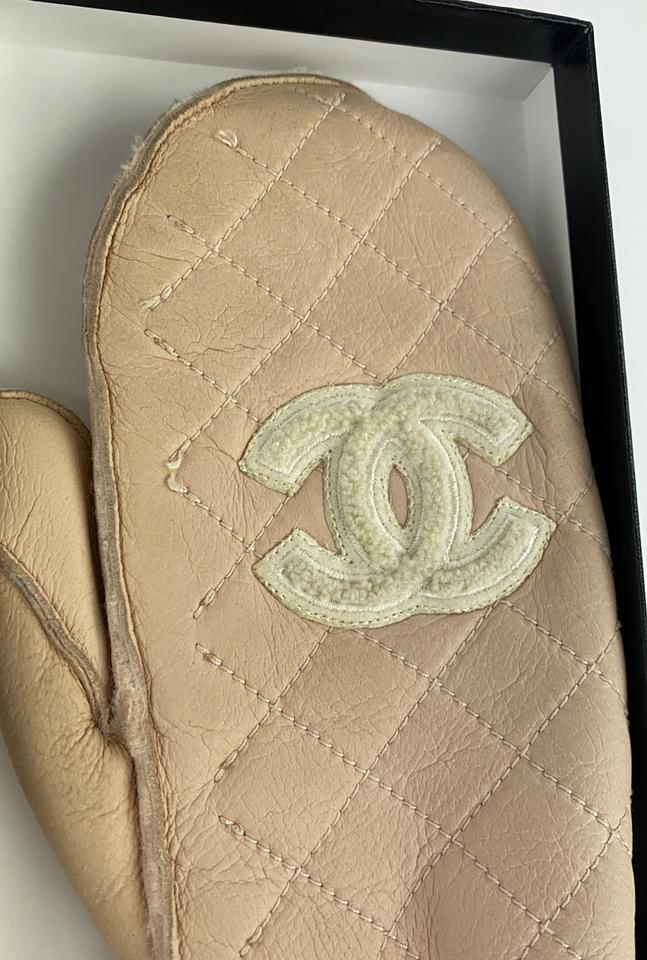 Chanel New Shearling Pearls Gloves - Vintage Lux