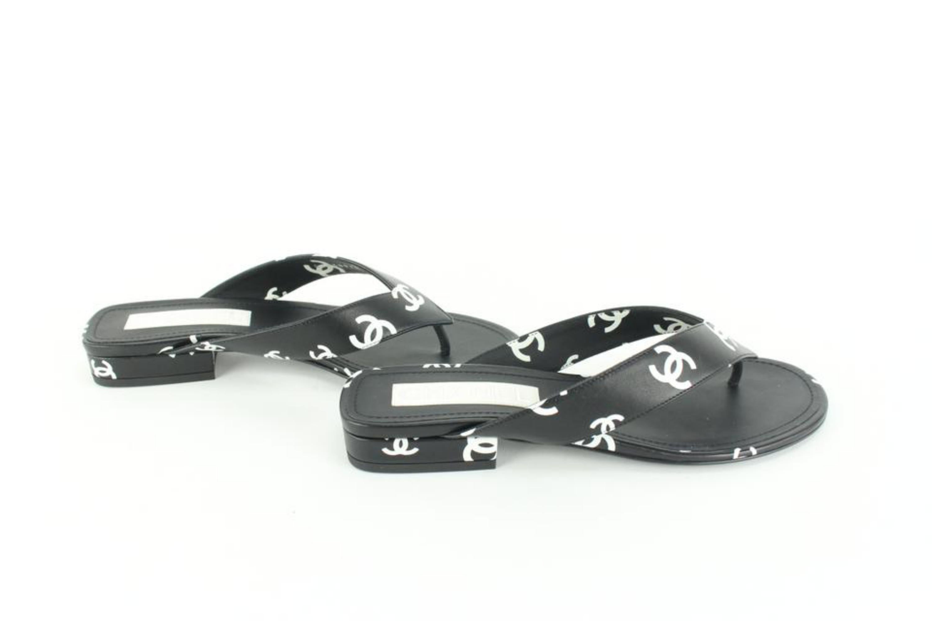 Chanel 22M White Black Printed Lambskin CC Logo Thong Flat Flip Flop Sandal  40