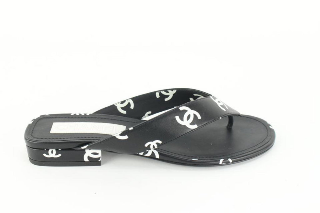Chanel sz 37 22S Black White Lambskin CC Logo Thong Flat Flip Flop 45cz518s