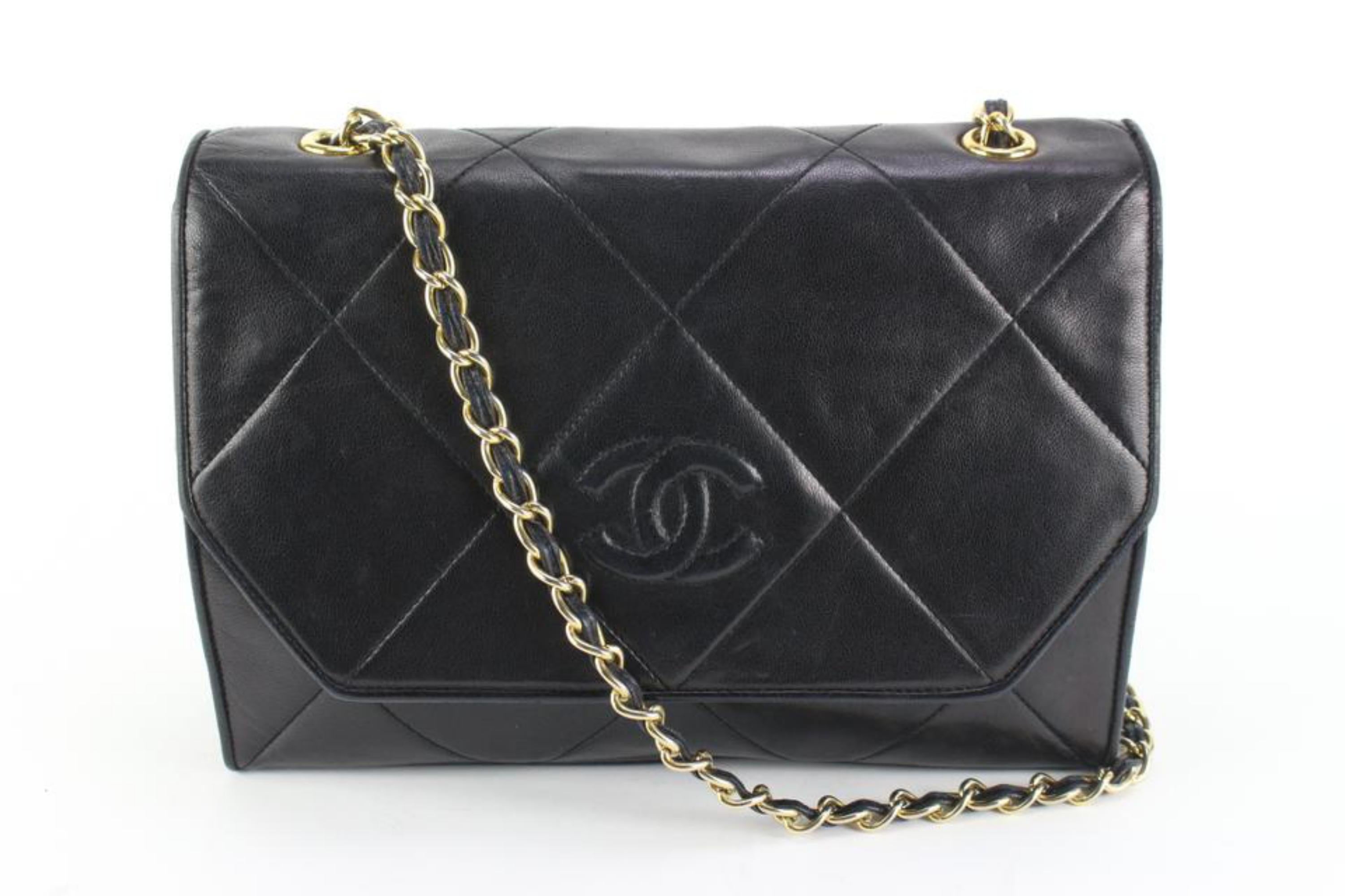 Chanel Rare Vintage Black Quilted Lambskin 19 Flap Crossbody Leather  ref.686378 - Joli Closet