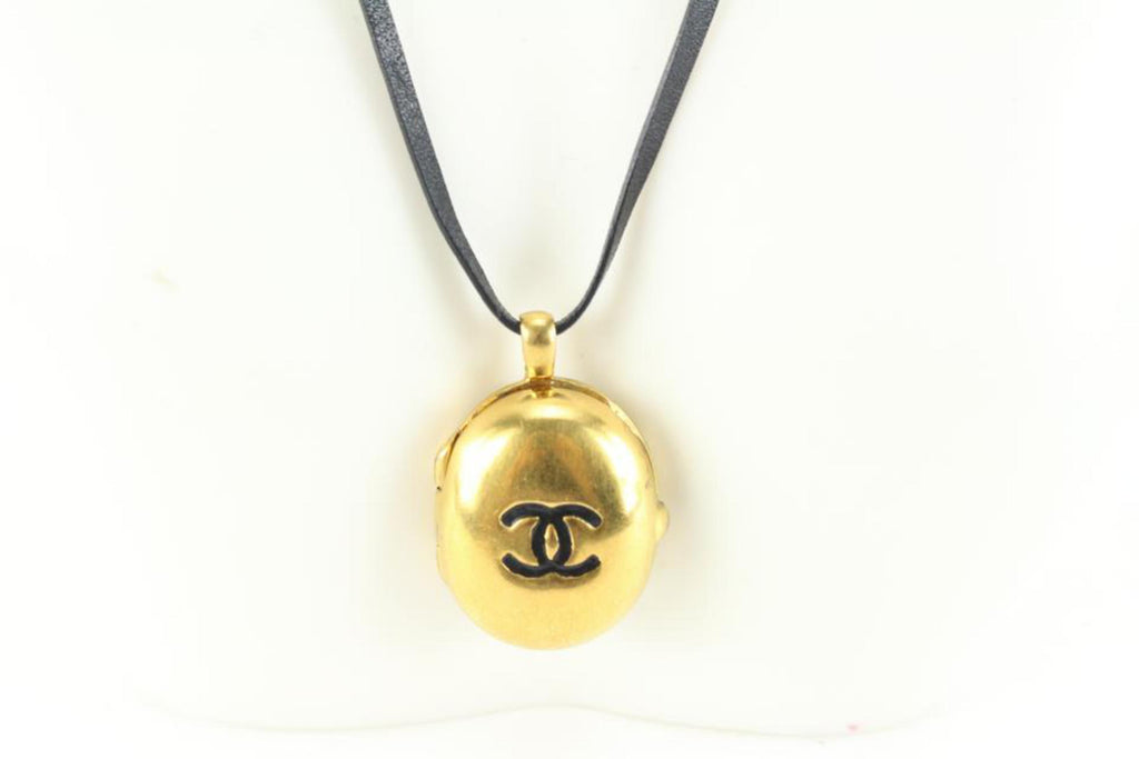 Chanel Ultra Rare 95p Gold x Black CC Logo Locket Necklace 40cc722s