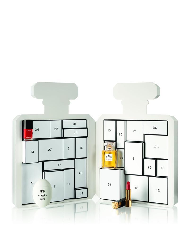 Chanel SOLD OUT EVERYWHERE 2021 Advent Calendar with 27 Gifts 1220c51