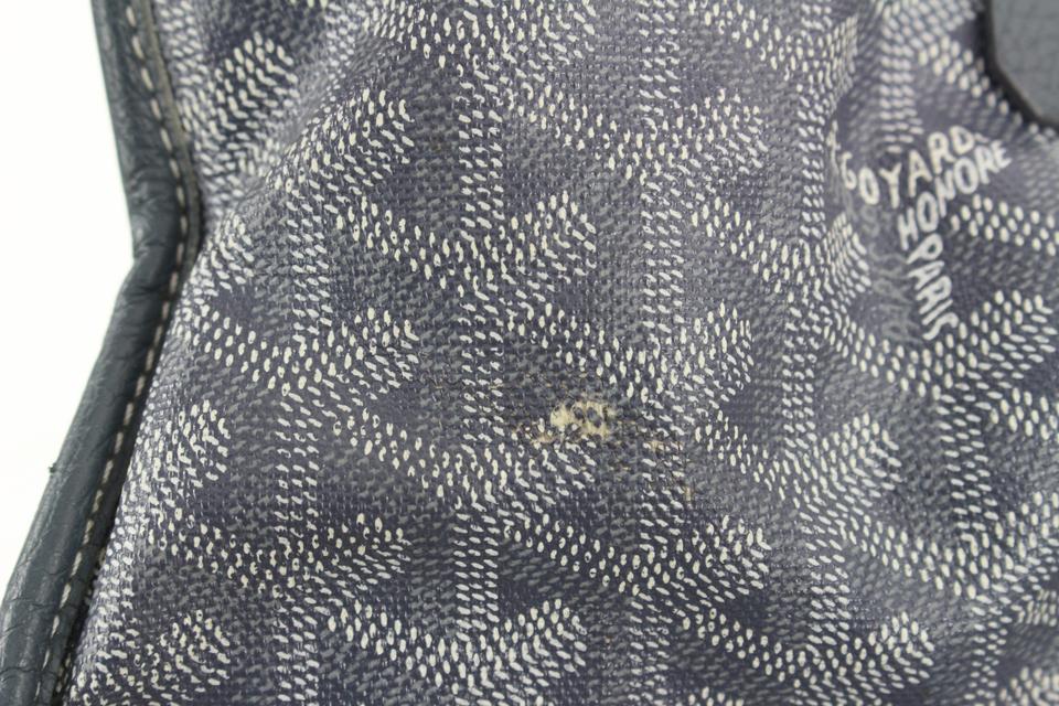 Attributed to GOYARD. Dog carrier bag in soft woven can…