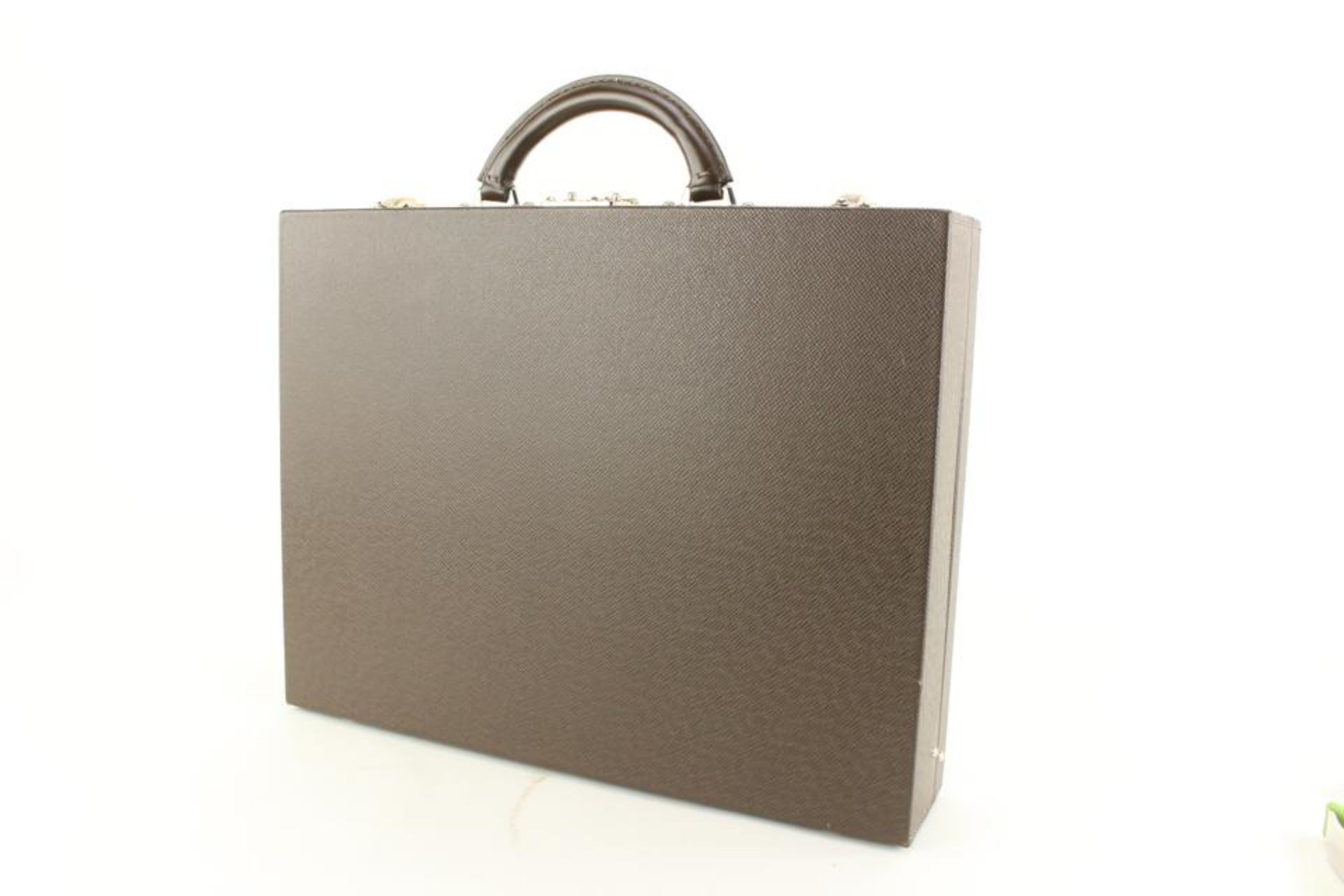 Louis Vuitton Sterling Silver Clou Rivet Cufflinks w/Brown Taiga Leather  Case - Yoogi's Closet