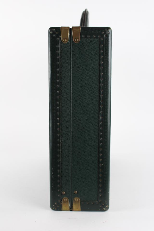 Louis Vuitton Green Taiga Leather President Briefcase ○ Labellov