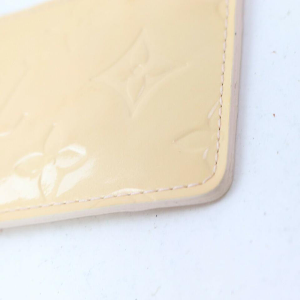 Authentic Louis Vuitton key pouch / key holder Vernis Dune (cream/beige)