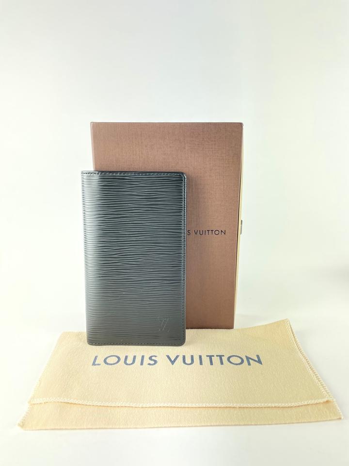 Louis Vuitton Men's EPI Brazza Long Wallet