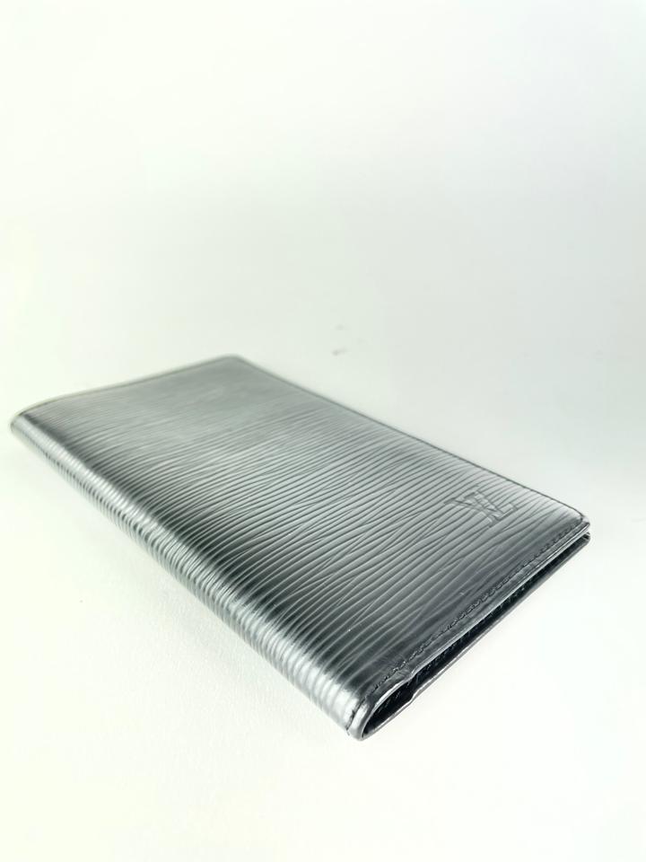LOUIS VUITTON Long Wallet Epi Leather Authentic USED T20510