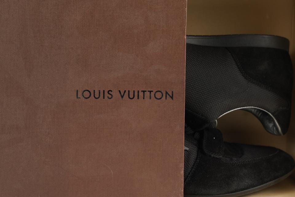 Louis Vuitton - Authenticated LV Runner Active Trainer - Leather Black Plain for Men, Very Good Condition
