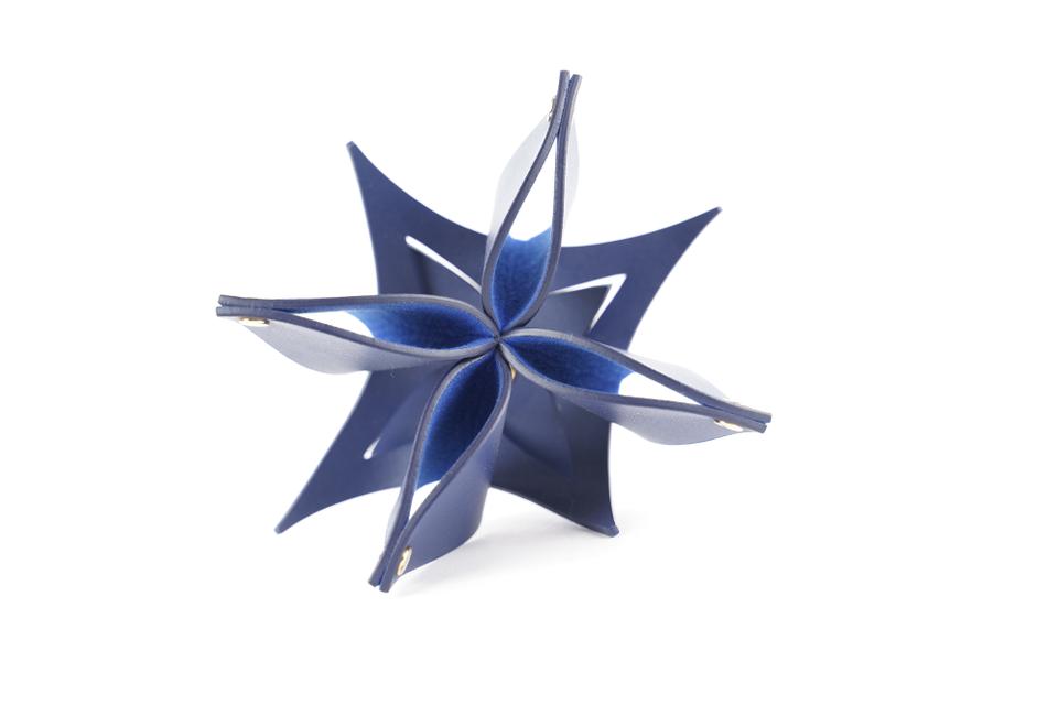 Louis Vuitton _ Object Nomades // Origami flowers by Atelier Oï  #milanogram#milanogram2018#salonedelmobile2018#mdw#milanodesi…
