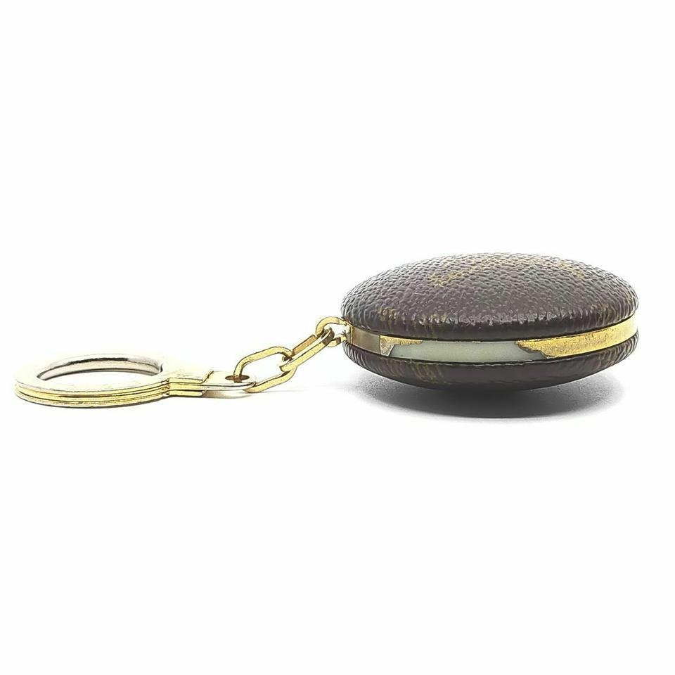 Leather key ring Louis Vuitton Khaki in Leather - 35697621