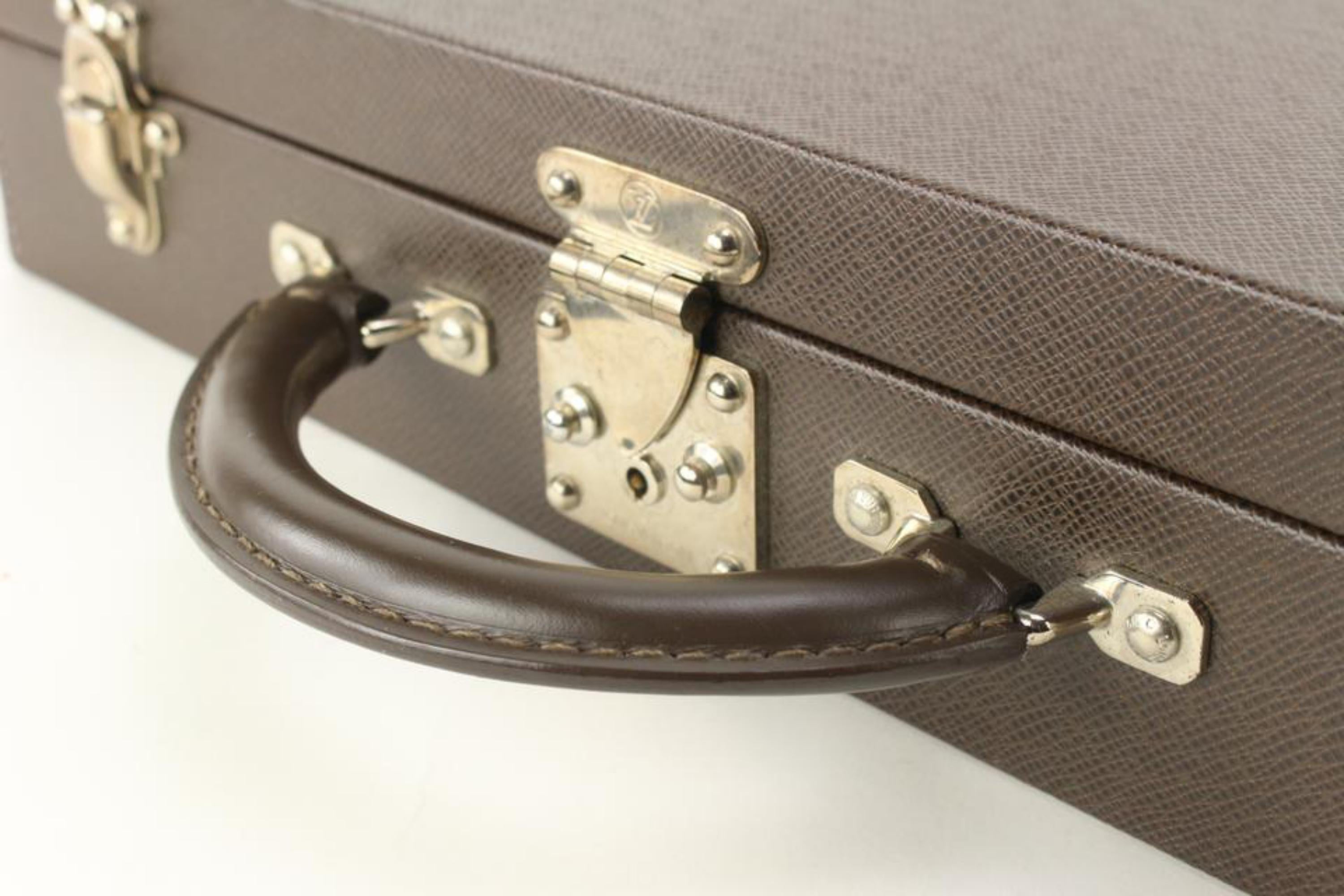 Louis Vuitton Brown Grizzli Taiga Leather President Briefcase