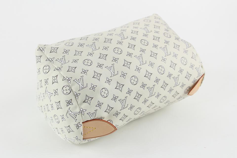 Louis Vuitton Louis Vuitton Bookle Drilleille Pillow nanogram