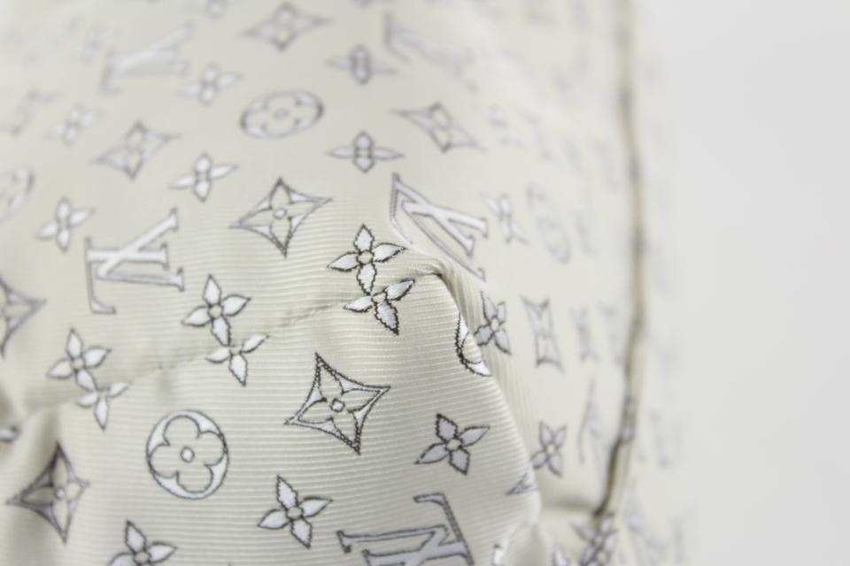 Shop Louis Vuitton MONOGRAM 2022 SS Unisex Decorative Pillows