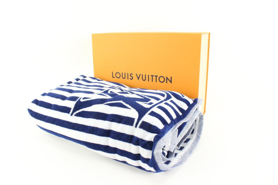 Louis Vuitton Navy Stripe LV Graphical Beach Towel 82LZ525S – Bagriculture