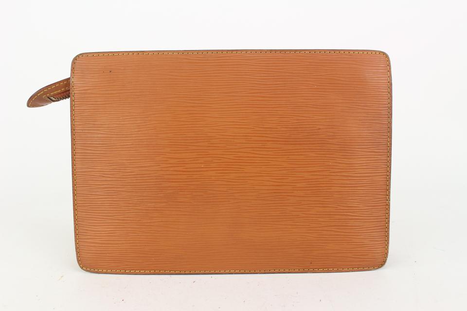 Leather clutch bag Louis Vuitton Brown in Leather - 37244297