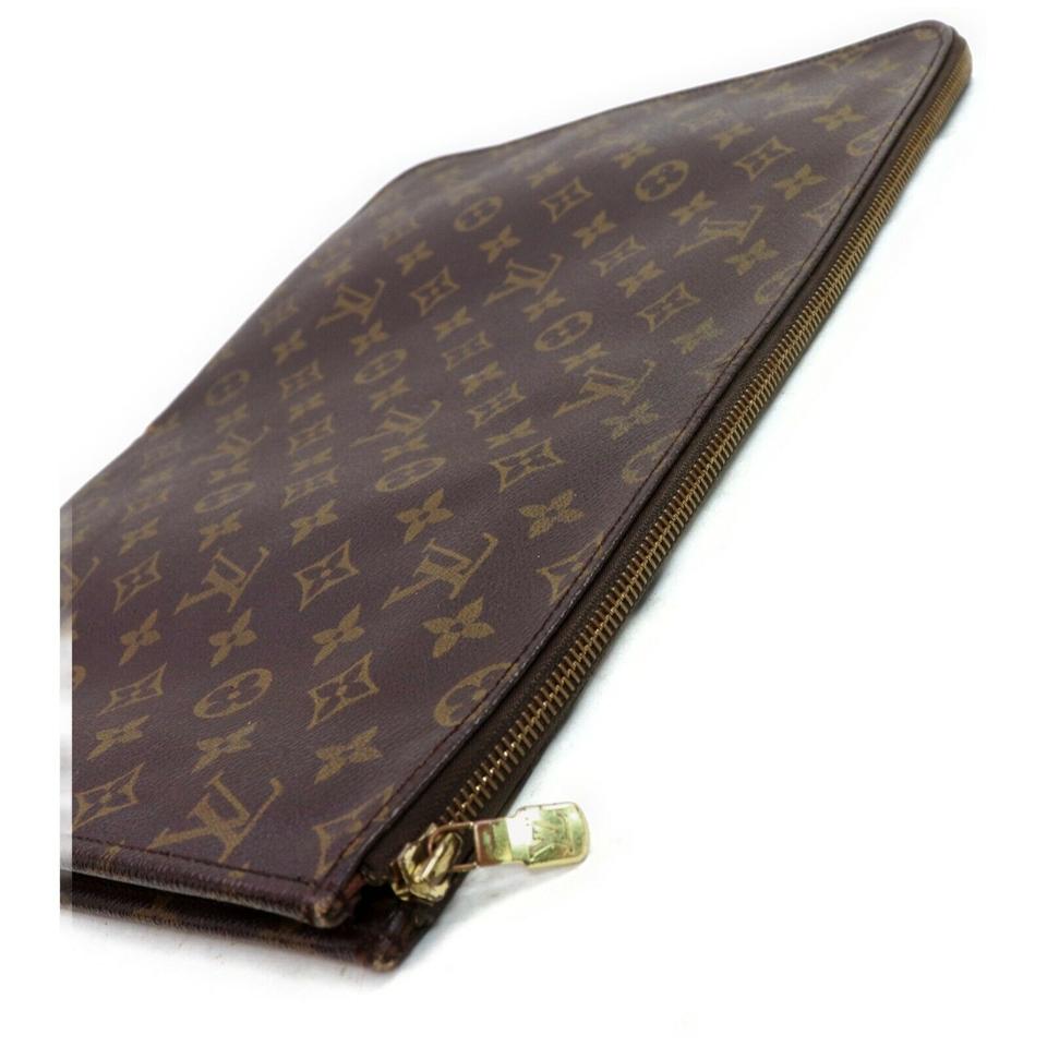 Sold at Auction: Vintage Louis Vuitton Zipper Folder Style Wallet