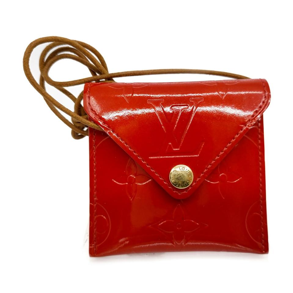 Louis Vuitton Monogram Vernis Collier Cube Pochette Necklace Bag