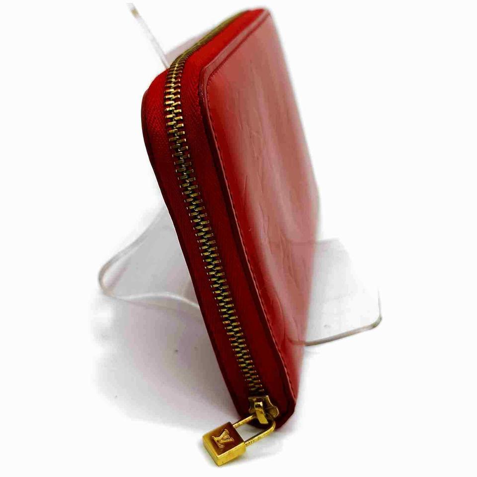 Louis Vuitton Zippy Wallet Vertical Red Leather ref.746925 - Joli Closet