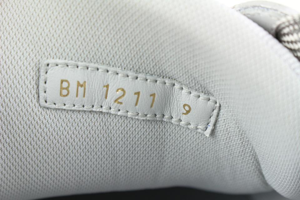 Louis Vuitton Men's 10 US Virgil Abloh Silver Mirror Sneaker 124lv4 –  Bagriculture