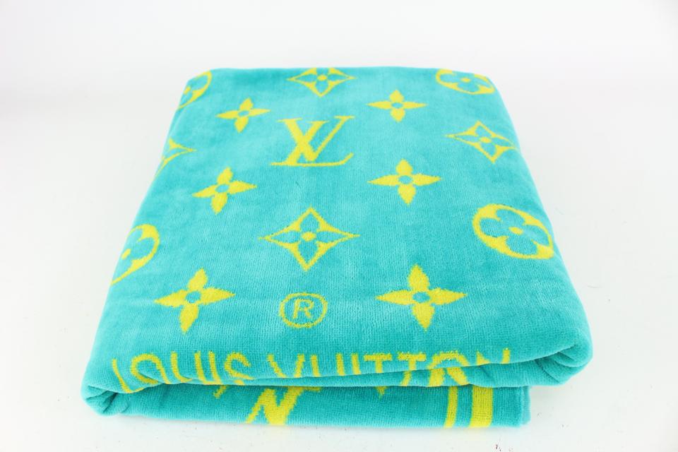 Louis Vuitton Rare Teal x Yellow Monogram Vuittamins Beach Towel 818lv47