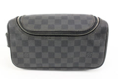Louis Vuitton Damier Graphite Toiletry Pouch Dopp Kit Trousse Leather  ref.624843 - Joli Closet