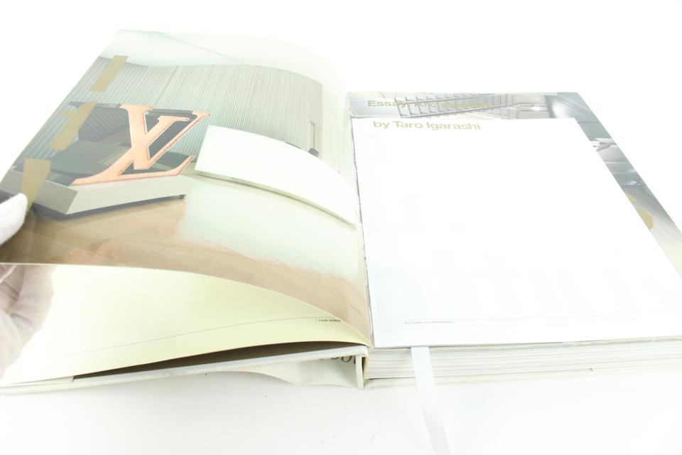 Louis Vuitton Monogram Art, Fashion and Architecture Book