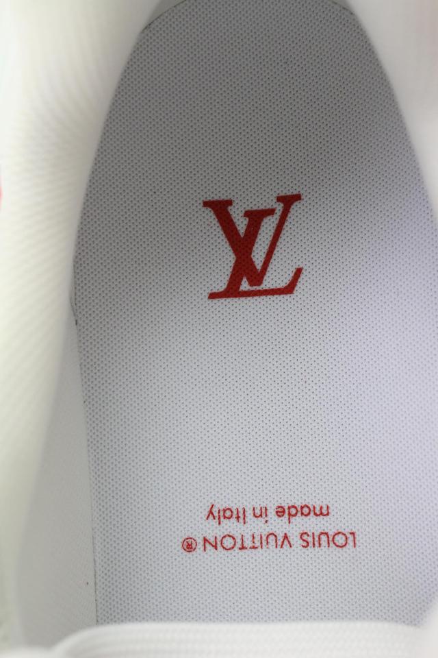 Louis Vuitton, Logo in White - AM